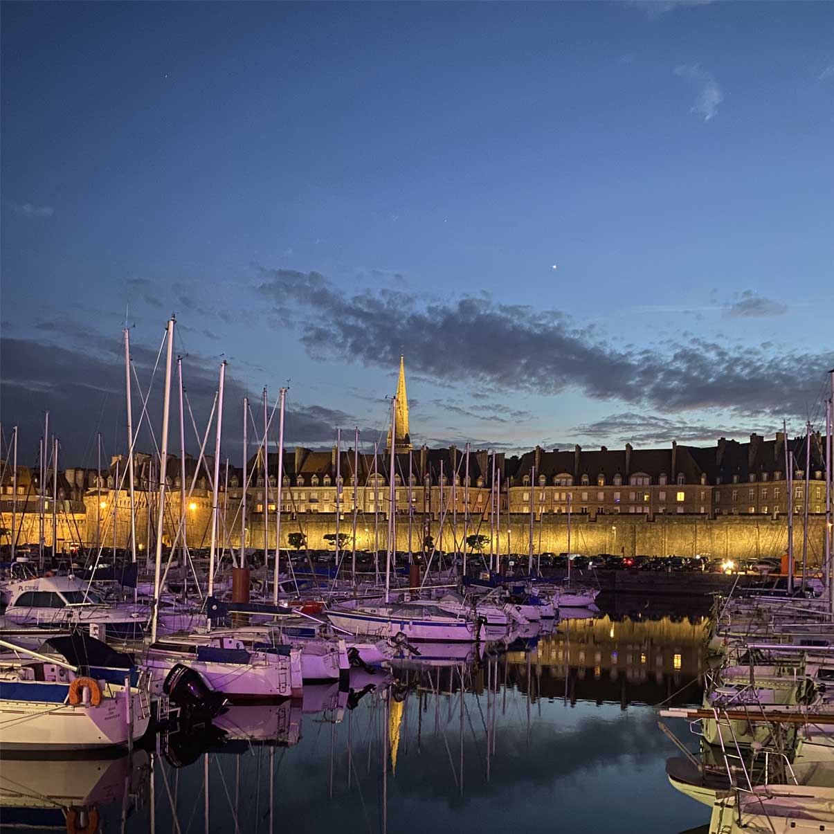 les murs d'intra-muros et le port saint-malo