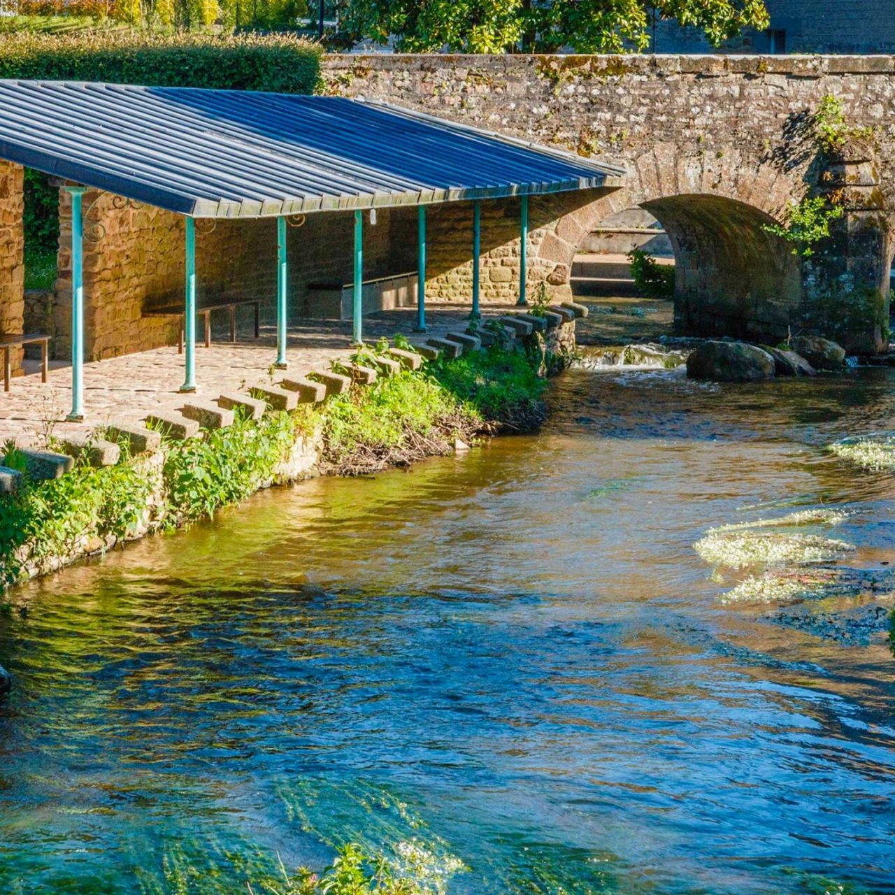 pont et rivière de val couesnon