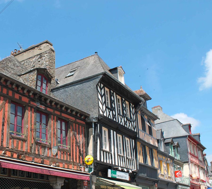 facades médiévales de dol de bretagne